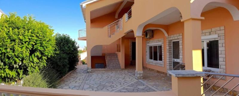 1 Appartement